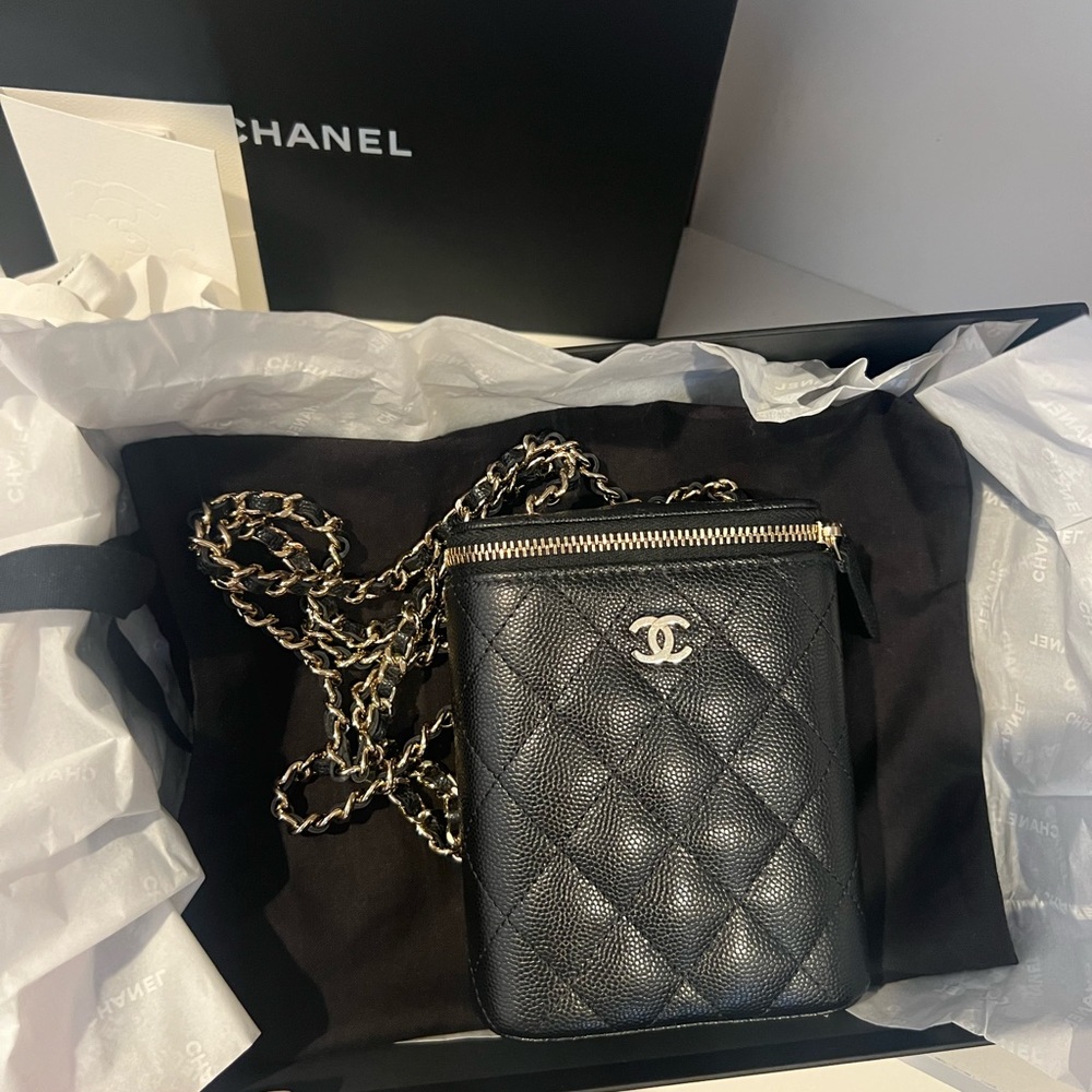 CHANEL Black Quilted Chain Bag - Picture 5 of 8